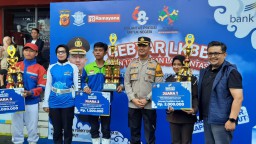 Kapolres Garut AKBP Rohman Yonky Dilatha berfoto bersama juara LKBB se-kabupaten Garut.(Jabar Memanggil/Wildan Fadhilah)