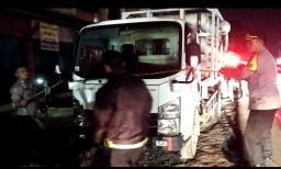 Truk pembawa gas yang meledak di amankan kepolisian Resort Sukabumi. ( P. Haeruman)
