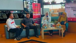 Hj. Nurhayati, Anggota Komisi IX DPR RI Saat Menghadiri Sosialisasi Migran Indonesia Di Garut. ( Jabar Memanggil/ Wildan Fadilah)