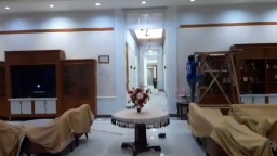 Salah seorang pegawai saat tengah melakukan pekerjaan di ruang pamengkang Pendopo Garut.(Jabar Memanggil/ Wildan Fadhilah)
