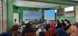 Enjang Tedi, Anggota DPRD Jabar saat sosialisasi pencegahan dan penanganan kekerasan pada anak. ( Jabar Memanggil/ Wildan Fadhilah)