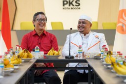 Ketua DPC PDIP Kota Bogor, Dadang 
Iskandar Danubrata dan Ketua DPD PKS Kota Bogor, Atang Trisnanto, Jajaki Rencana Koalisi Pada Pilwalkot Bogor 2024. ( Jabar Memanggil/ IST) 