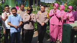 Sambut Hari Jadi Bhayangkara ke 78, Polresta Bogor Kota, bantu sediakan Instalasi air bersih untuk kebutuhan warga dan masjid di Cimahpar kota Bogor. ( Jabar Memanggil/ IST) 