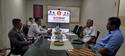 Bakal Calon Bupati Garut Deden Galih Saat Melakukan Tes Wawancara Di Kantor DPD Partai Gerindra Jawa Barat