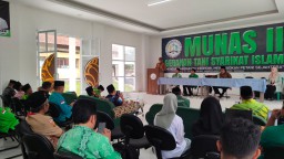 PLT Kepala Badan Penyuluhan dan Pengembangan Sumber Daya Manusia dan Pertanian Saat Membuka Munas Gertasi yang ke-2 di Garut. (Jabar Memanggil/ Wildan) 