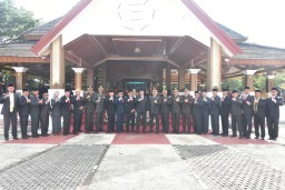 Poto bersama Dalam Upacara Peringatan Hari Pahlawan Nasional 2024 Tingkat Kabupaten Sumedang yang  di Lapangan Pusat Pemerintahan Sumedang, Minggu (10/11/2024) 
