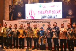 Deklarasi gerakan judi online dan pinjaman ilegal di Resinda by Padma Hotel Karawang, Rabu (14/11/2024). 
