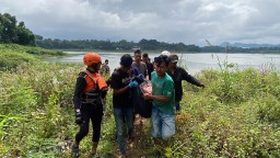 Tim SAR Gabungan akhirnya menemukan korban tenggelam atas nama Iwan Suhendar (28) yang dilaporkan tenggelam setelah terjatuh dari perahunya. Rabu (8/1/2025) 
