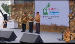 Kementerian Desa dan Pembangunan Daerah Tertinggal Republik Indonesia (Kemendes PDT) menggelar agenda Peringatan Hari Desa Nasional di Lapangan Sepak Bola Cibeureum yang berlokasi di Desa Cibeureum Kulon, Kecamatan Cimalaka, Kabupaten Sumedang. Selasa (14