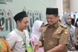 Bupati Sumedang, Dony Ahmad Munir membuka Pesantren Kilat (Peski) Ramadan Masjid Agung Sumedang 1446 H, Senin (10/3/2025)
