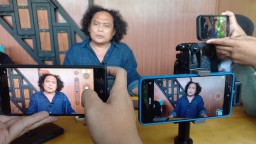 Deolipa Yumara Soroti Keputusan Rektor UI Soal Disertasi  Bahlil Lahadalia