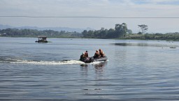 Proses pencarianIwan (12) yang dilaporkan Terjatuh dan tenggelam di Waduk Saguling Ds. Cangkorah Kec. Batujajar Kab. Bandung Barat pada Senin (07/04/2025)
