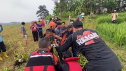 Tim SAR Gabungan Akhirnya menemukan jenazah korban atas nama Iwan (12) yang dilaporkan tenggelam di Waduk Saguling. Rabu (9/4/2025). 