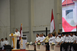 Peluncuran Pembentukan KMP se-Jawa Barat yang digelar di Hall Indoor Stadion Si Jalak Harupat, Kabupaten Bandung, Kamis (15/5/2025).