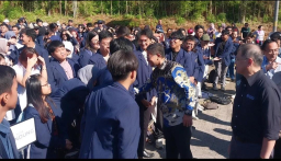 Wagub Jabar, Erwan Setiawan saat memberikan semangat kepada ribuan mahasiswa, mahasiswi yang melaksanakan KKN. Rabu (9/7/2025).