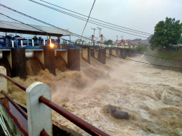 TMA Kali Ciliwung di Bendung Katulampa Kota Bogor, terpantau siaga 3. ( 05/07/2025). ( Jabar Memanggil/ist)