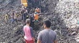 Operator ekskavator TPSA Galuga Bogor, yang merupakan PNS Dinas LH Kota Bogor, usai berhasil dievakuasi setelah tertimbun longsoran sampah. ( Jabar Memanggil/ist)
