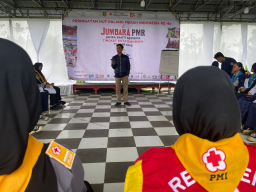 Ketua Ikatan Jurnalis Televisi Indonesia (IJTI) Korda Sukabumi Raya, Apit Haeruman, saat memberikan pemateri