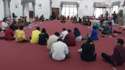 silaturahmi forkopimda dengan mahasiswa, pelajar dan pemuda yang dilaksanakan di Gedung Negara, Kabupaten Sumedang. Senin (8/9/2025).