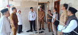 Peninjauan salah satu pembangunan pondok pesantren di Kecamatan Jatinangor.  (Foto humas pemda Sumedang)