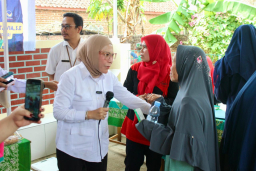 Lola Nerlia Oktavia, Anggota DPR RI Fraksi Partai Nasdem Dorong Penguatan Layanan Kesehatan dan Imunisasi Gratis