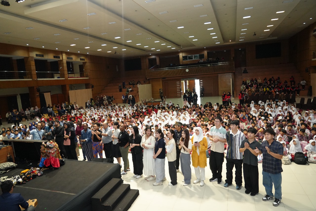 Ribuan Peserta Ikuti Pasanggiri Tarucing Cakra 2025 di Unpad
