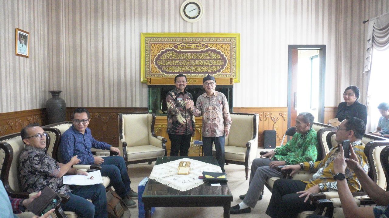 Profesor Jhon Choi Siap Bantu Keamanan Siber di Sumedang