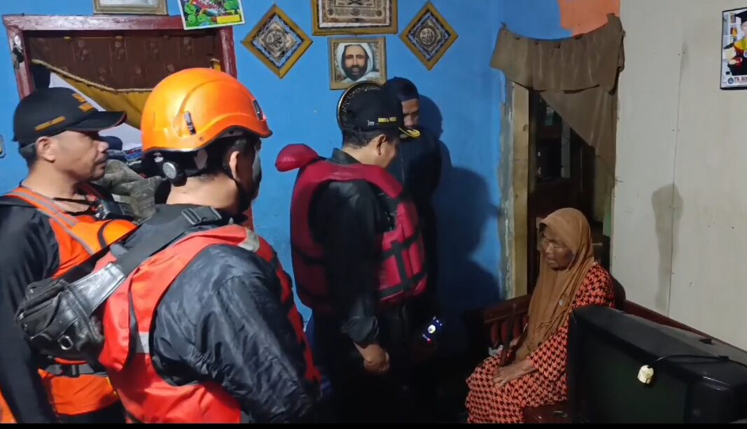 Sungai Cimande Meluap, Merendam Pemukiman Warga di Empat Desa.