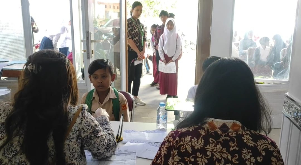 Dua Warga Bandung Berikan Bantuan untuk Ratusan Siswa Disabilitas se-Bandung Raya
