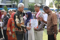 Acara wisuda dan pelepasan di SMKN Jateng Kampus Semarang dihadiri Gubernur Ganjar Pranowo dan lebih dari 30 petinggi perusahaan dalam negeri.(Memanggil.co/Ist)