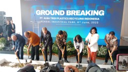 Keterangan: Bupati Dico, saat meresmikan Ground Breaking fasikitas baru PT Alaba, di KIK, Selasa 06/06/2023. (Roni/Jateg Memanggil)