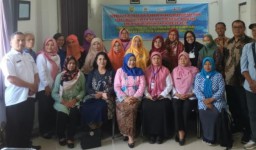 Keterangan: Jajaran kepengursan Forum Puspa Kendal, saat acara pembentuka Forum Puspa Kendal, di ruang rapat DP2KBP2PA, Rabu 14/6/2023. (Jateng Memanggil/Ist)