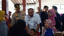 Penjabat (Pj) Bupati Pati, Henggar Budi Anggoro memantau pembukaan pilot project Ayo Berdenting di Desa Tlogosari, Kecamatan Tlogowungu, Pati. (Jatengmemanggil.co/ist) 