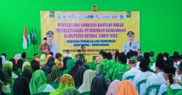 Keterangan: Ratusan guru keagamaan di Kaliwungu dan Brangsong, saat mengikuti acara penyerahan bantuan hibah tahun 2023, di Gedung MWC NU Kaliwungu, Kendal, Senin 19/06/2023. (FOTO: Istimewa/Jateng Memanggil)
