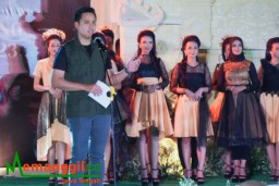 Keterangan: Bupati Kendal, Dico M Ganinduto, saat memberikan sambutan dalam acara Grand Final Sinang- Sinok Duta Wisata Kendal Tahun 2023, di Gor Bahurekso Kendal, Jumat 21/07/2023. (Roni/Jateng Memanggil)