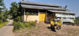 Lokasi kandang sapi dan unit pengolahan pupuk organic milik Poktan Subur Makmur di Dukuh Rubiyah, Desa Bageng Pati tampak sepi.