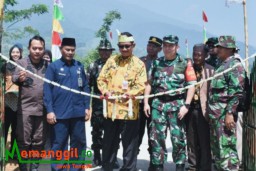 Keterangan: Dandim Kendal, Letkol Inf Mishael Marthen Jenry Polii, saat menutup kegiatan TMMD Sengkuyung tahap ll tahun 2023, di Desa Kediten, Kamis 10/08/2023. (Jateng Memanggil/Ist)