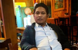 Keterangan: Ketua Petani Muda Indonesia, NM Tegoeh Prakoso, saat ditemui di salah satu cafe di Kendal, Minggu 24/09/2023. (Roni/Jateng Memanggil)