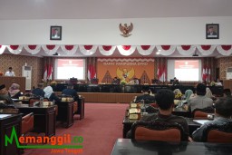 Keterangan: Setda Kendal, Sugiono, saat mengikuti sidang paripurna DPRD Kendal, di ruang sidang paripurna DPRD Kendal, Rabu 27/09/2023. (Roni/Jateng Memanggil)