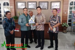 Keterangan: Komisi X DPR RI, Dede Yusuf (tengah kiri) saat melakukan kunjungan kerja di Pemkab Kendal, Kamis (16/11/2023).