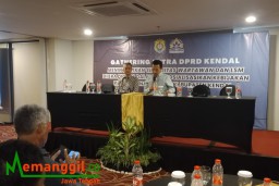 Keterangan: Ketua DPRD Kendal, Muhammad Makmun (kanan) bersama Sekretaris DPRD Kendal Anwar Haryono (kiri) saat acara Gatering Mitra DPRD Kendal, di Hotel Hotimiho Yogyakarta, Jumat- Minggu 24-26/11/2023. (Roni/Jateng Memanggil)