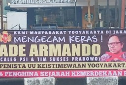 Keterangan: Spanduk kecaman kepada politikus PSI Ade Armando di kawasan Starbucks Megaria, Jakarta Pusat. (ANTARA/HO-Dokumentasi Pribadi)