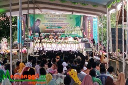 Keterangan: Gus Miftah, saat mengisi ceramah di Dukuh Krajan, Poncorejo, Gemuh, Kendal, Rabu 28/02/2024. (Roni/Jateng Memanggil)
