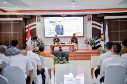 Sekretaris jenderal kementerian energi dan sumber daya mineral (KESDM), Dadan Kusdiana saat menyampaikan materi pada One Day With Experts (1DWE) di Aula Kuda laut Lantai 2 PEM Akamigas, Sabtu (27/04/2024) (Memanggil.co/Ist)
