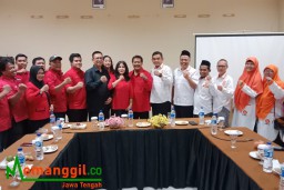 Keterangan: DPD PKS Kendal, saat menerima kunjungan DPC PDI Perjuangan Kendal untuk lobi- lobi politik, di RM Lumintu, Rabu 15/05/2024 petang. (Roni/Jateng Memanggil)