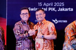 Keterangan: Gubernur Jateng, Ahmad Lutfi (kanan) saat menerima kunjungan kerja Menteri Perdagangan (Mendag) RI Budi Santoso (kiri). (Hms/Jateng Memanggil)