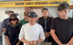 Keterangan: Gubernur Lutfi (kaos putih) usai menetapkan Bandara Dewandaru Jepara dan Ngloram Blora menjadi bandara perintis, Minggu 27/04/2025. (Hms/Jateng Memanggil)