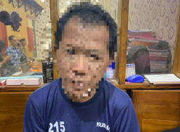 Keterangan: Pelaku kasus penyalahgunaan teknologi berupa pembuatan konten pornografi dengan mengunakan teknologi deepfake, ABH (pria asal Jombang) saat diamankan Satreskrim Polres Kendal. (Hms/Jateng Memanggil)