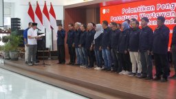 Keterangan: Sekjen PWI Jateng, Setiawan Hendra Kelana, saat melantik kepengurusan PWI Kendal periode tahun 2025-2028, di Pendopo Kendal, Kamis 19/06/2025. (Hms/Jateng Memanggil)