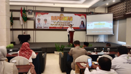 Keterangan: Ketua Kadin Kendal, Fransisca Tjokro Handoko, saat memberikan sambutan dalam acara Rapimkab Kadin Kendal, di Holet Sae Inn, Rabu 20/08/2025 petang. (Roni/Jateng Memanggil)